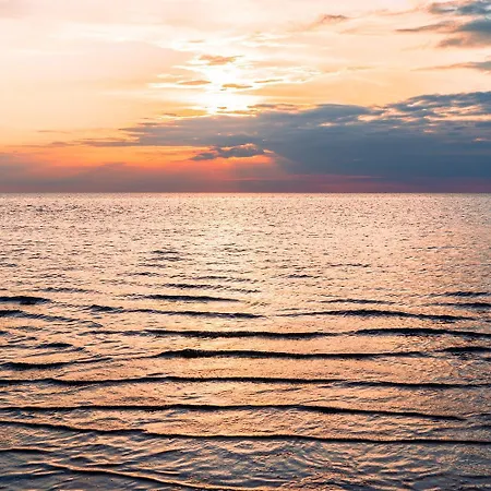 Haus Benninghusumer Deichweg, Eingezäunt, Hunde Willkommen, Kamin, Ruhig Gelegen, Wlan Emmelsbüll-Horsbüll