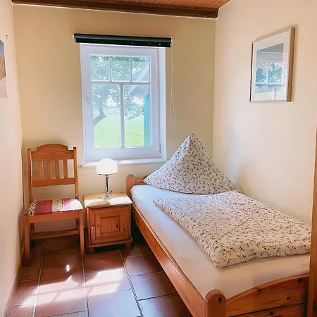 Haus Benninghusumer Deichweg, Eingezäunt, Hunde Willkommen, Kamin, Ruhig Gelegen, Wlan Ferienhaus