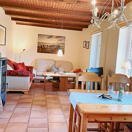 Ferienhaus Haus Benninghusumer Deichweg, Eingezäunt, Hunde Willkommen, Kamin, Ruhig Gelegen, Wlan *